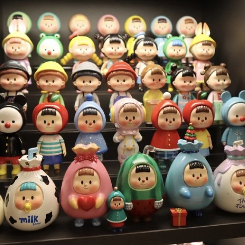 礼物多多妹雨衣盲盒手办