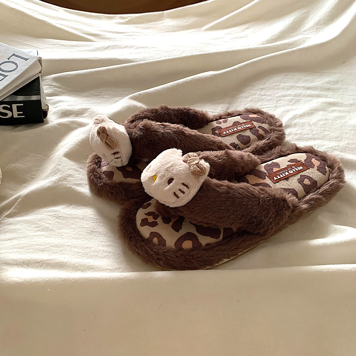 豹纹kt猫~可爱少女毛毛人字拖女冬季居家外穿ins网红时尚棉拖鞋