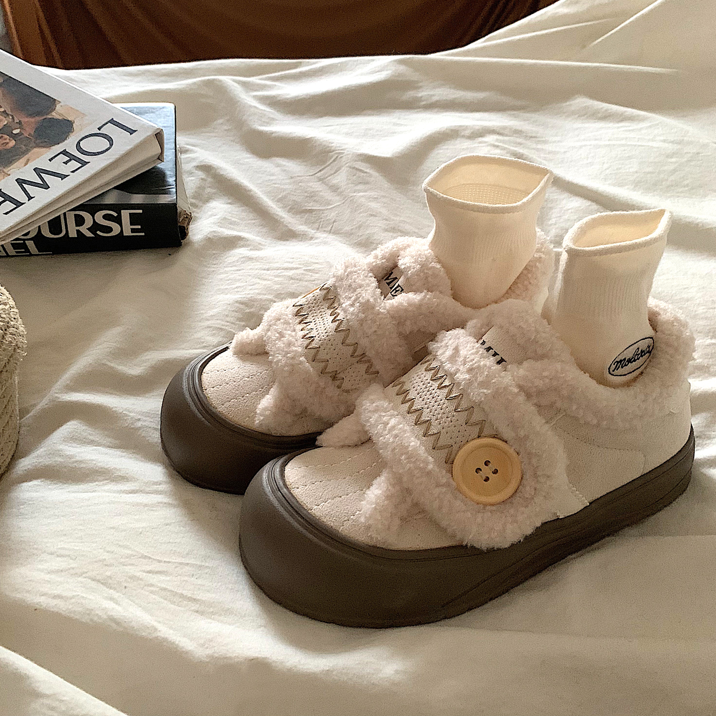 美拉德好搭~配裙子魔术贴厚底加绒棉鞋女冬ins网红百搭毛毛鞋板鞋