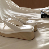 金屿鹿ins度假风小个子坡跟厚底人字拖女夏外穿网红绝美夹趾拖鞋