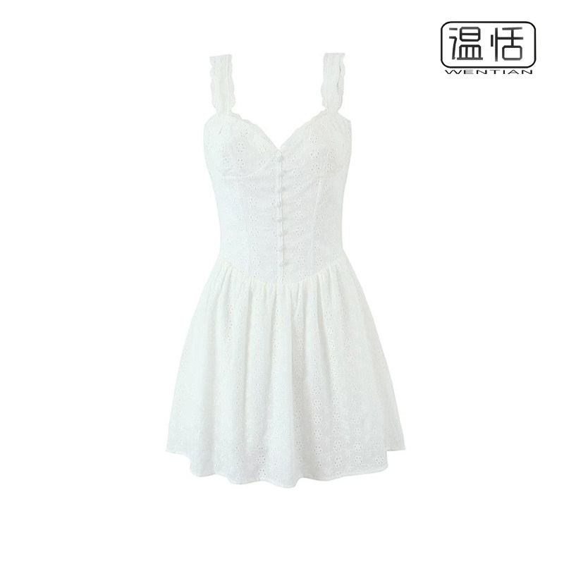 【包邮】甜辣妹白色镂空绣花深V领纽扣饰吊带裙收腰显瘦A字连衣裙