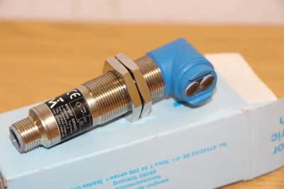 Wenglor Sensoric Reflextaster HW11PC3  (ER1013)