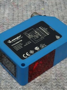 WENGLOR Y1TA100MHT88 High-Performence Distanz Sensor Transit