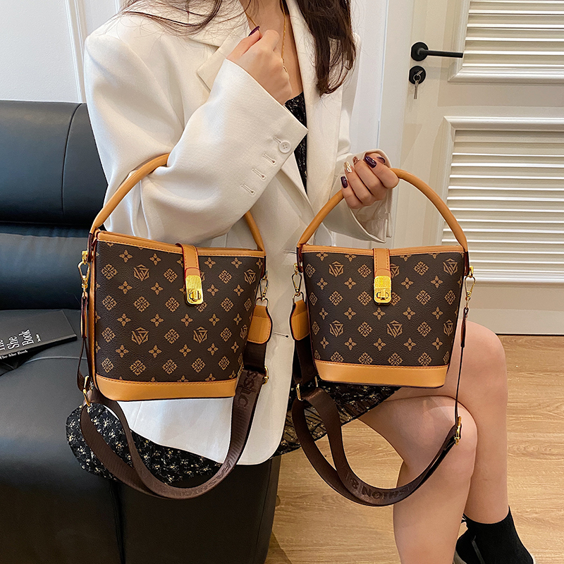 爆款水桶包百搭单肩斜挎包