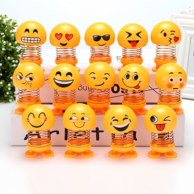 可爱小黄人弹簧摇头车载摆件