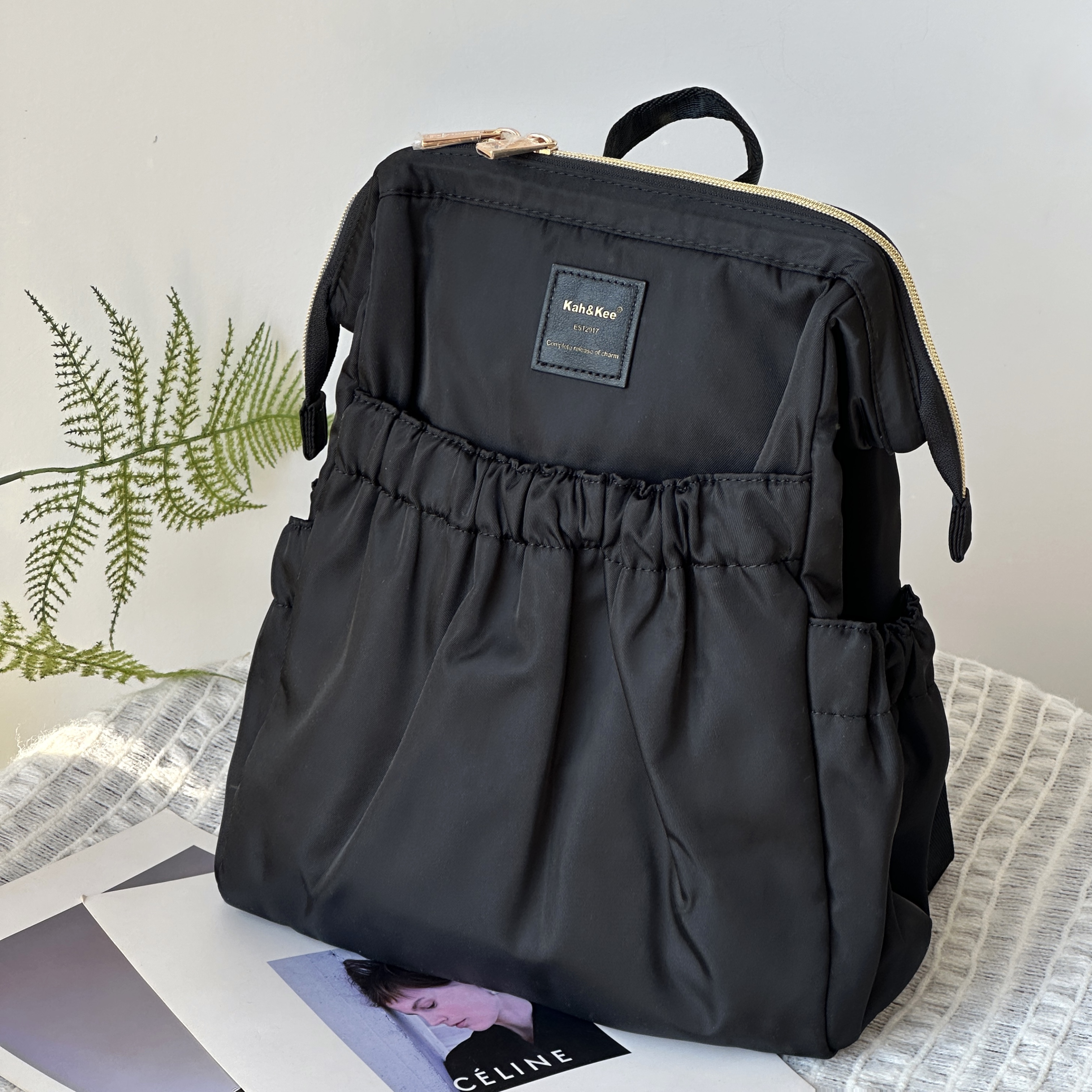 专柜正品低奢双肩包女防水背包男女学生书包旅行包包通勤妈咪包