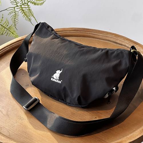 专柜正品KK冬新款斜挎包手拿包女出行背包手机包胸包单肩包旅行包