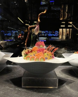 陶瓷高端海鲜姿造三文鱼火锅料理自助餐刺身专用干冰展示摆拼盘子