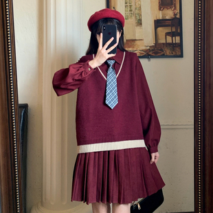 大码女装胖妹妹显瘦学院风2024秋冬新款百褶连衣裙针织背心JK套装