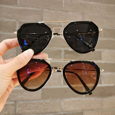 帅气风飞行员凹造型蛤蟆太阳镜