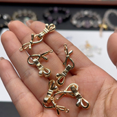 22号浅金色蝴蝶结抱抱扣一个