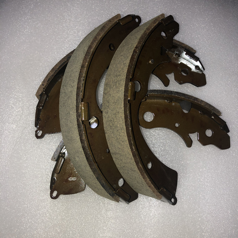 伊思坦纳奔驰MB100前后刹车片
