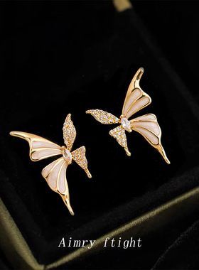 微镶锆石液态蝴蝶耳钉个性设计感微镶锆石轻奢感法式优雅耳饰
