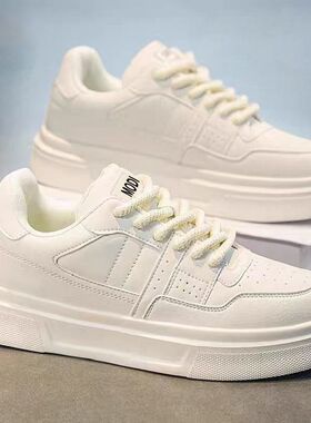 2026男鞋春季高级感百搭低帮休闲板鞋男士运动厚底增高皮面小白鞋