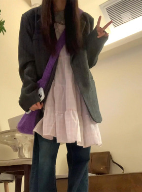 韩版灰色西装外套上衣内搭粉色吊带裙女复古牛仔裤套装