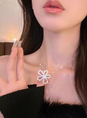 微镶锆石五瓣花朵项链轻奢小众女高级设计感2026新款爆款锁骨链潮