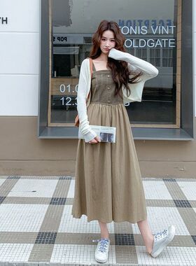 法式风卡其色拼接吊带裙套装女2026春夏新款针织开衫两件套连衣裙