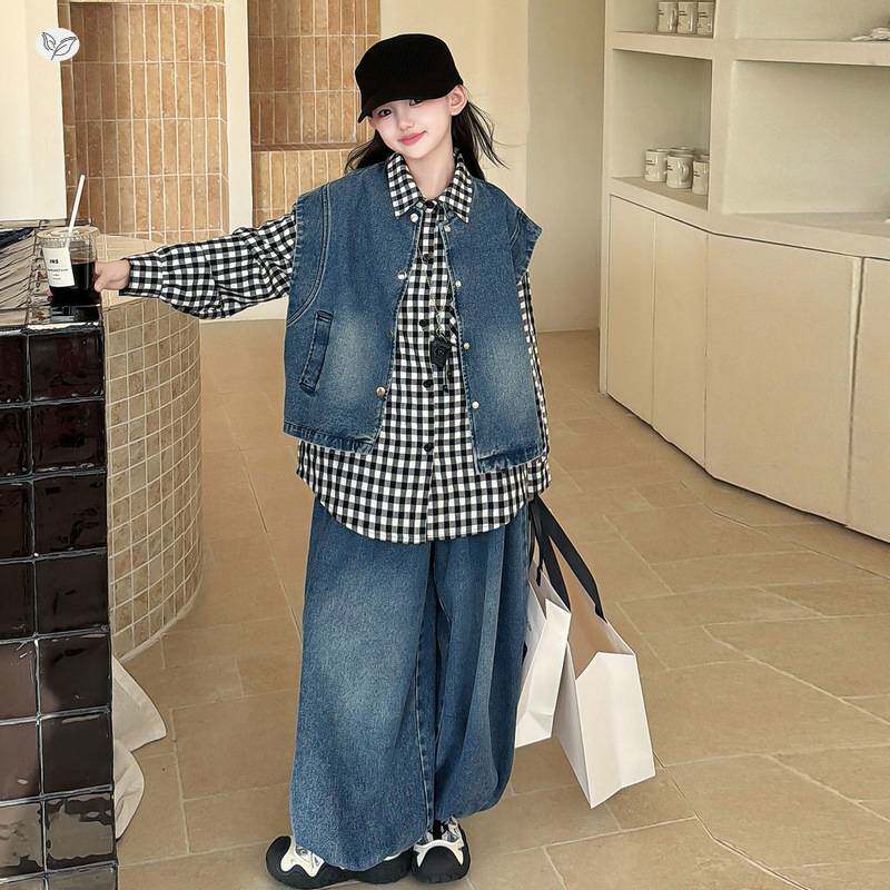 商场品牌女童套装2026年新款文艺风格子衬衫牛仔马甲三件套中大童