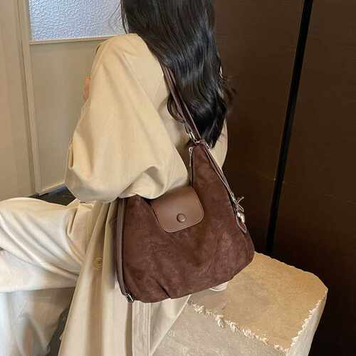专柜品牌秋冬季复古麂皮绒女式双肩包2026新款通勤大容量后背包单
