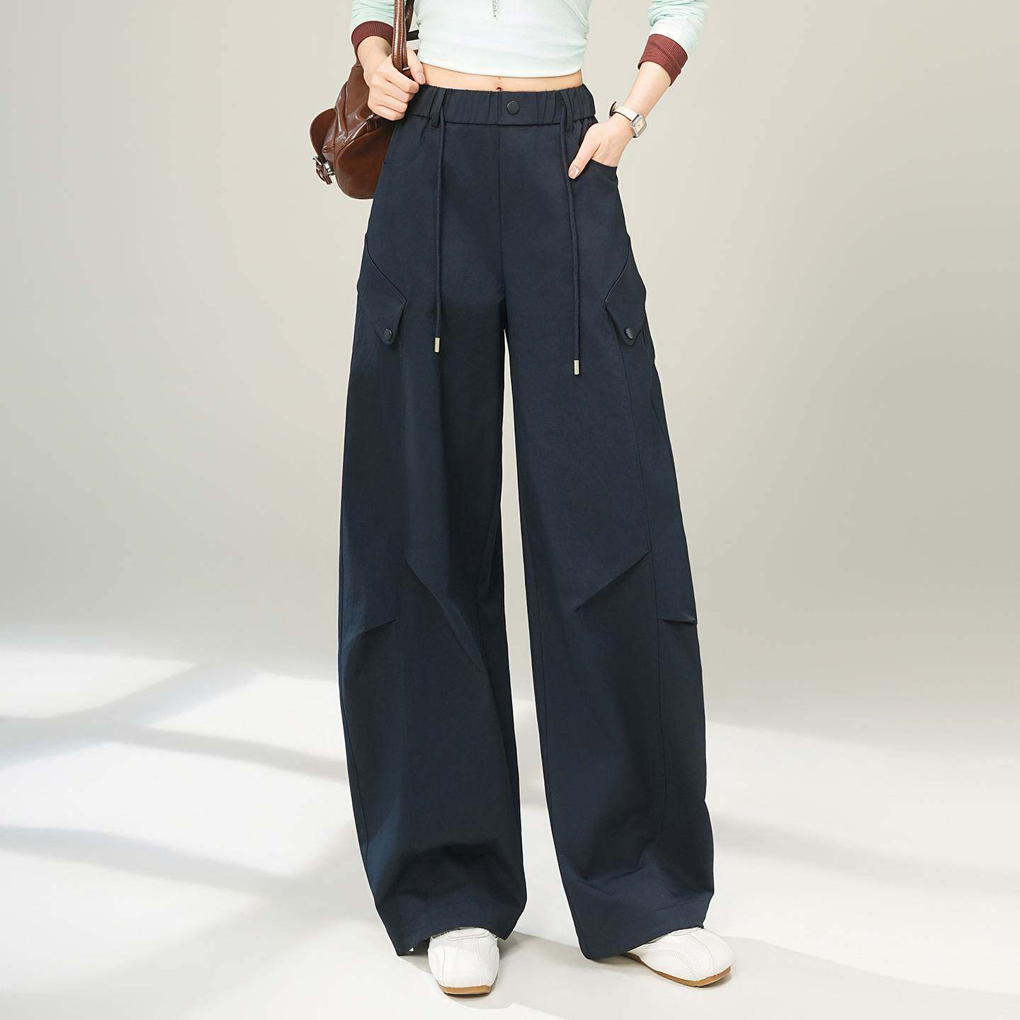 商场品牌时尚休闲阔腿束脚工装裤女2026年春夏季新款宽松高腰长裤