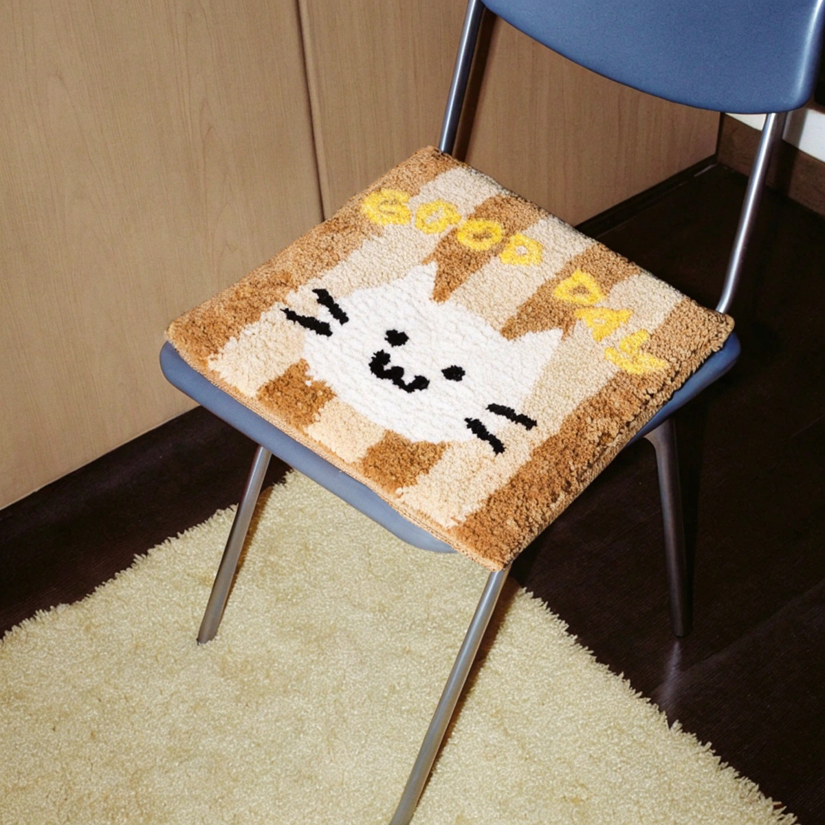 原创簇绒ins风小狗猫猫坐垫防滑