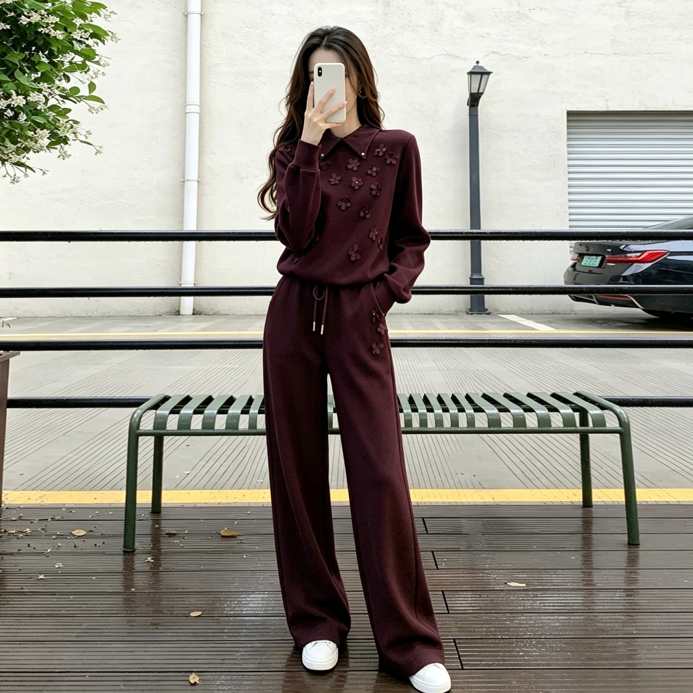 韩系酒红色休闲运动套装女春秋炸街减龄洋气翻领卫衣阔腿裤两件套