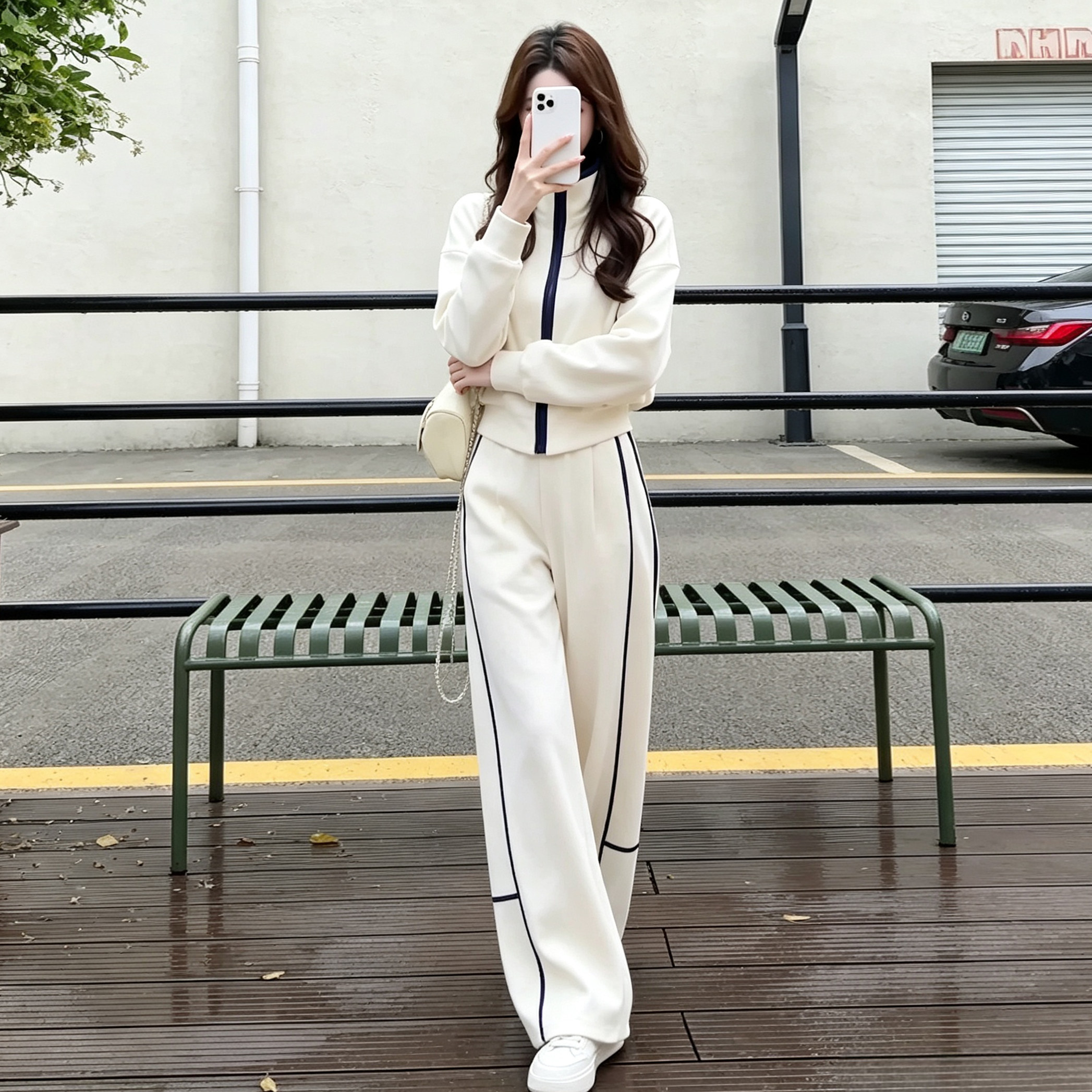 韩系穿搭白色休闲运动套装女春秋时尚减龄洋气立领卫衣外套两件套