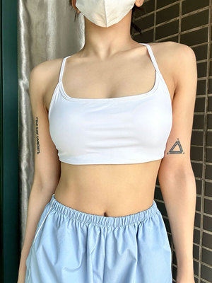 美美的废物 纯色挂脖美背运动内衣女弹力细肩带跳舞吊带打底内搭