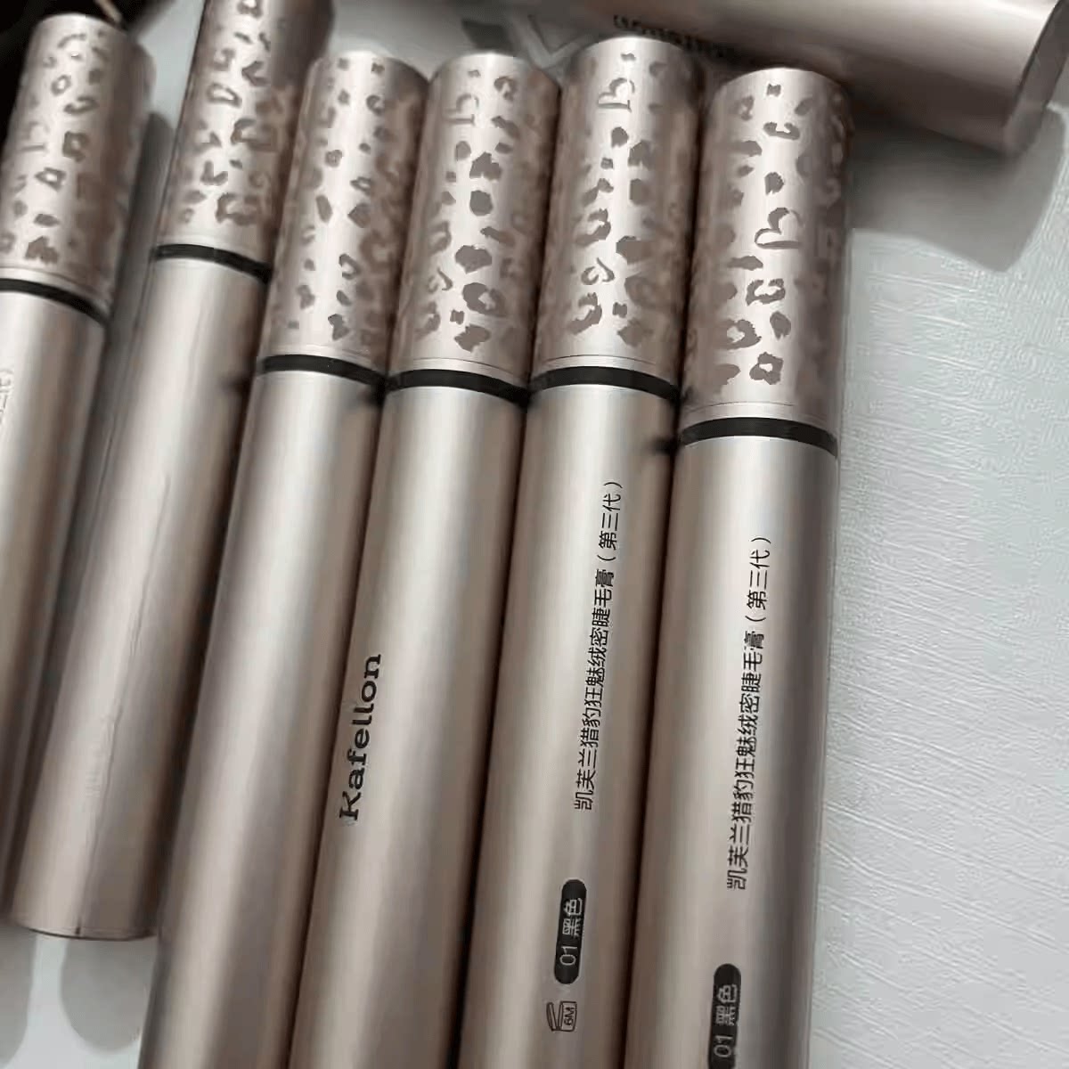 凯芙兰猎豹睫毛膏01黑色全新无盒发货浓密纤长不易晕染特价无盒