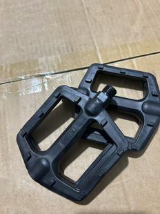 自行车脚踏板山地公路车脚蹬子通用防滑单车滚珠骑行配件
