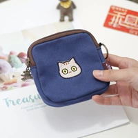 Светло-желтый