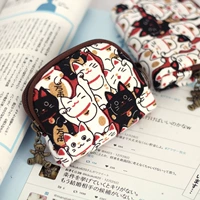 Сумка для оболочки также может положить банковскую карту