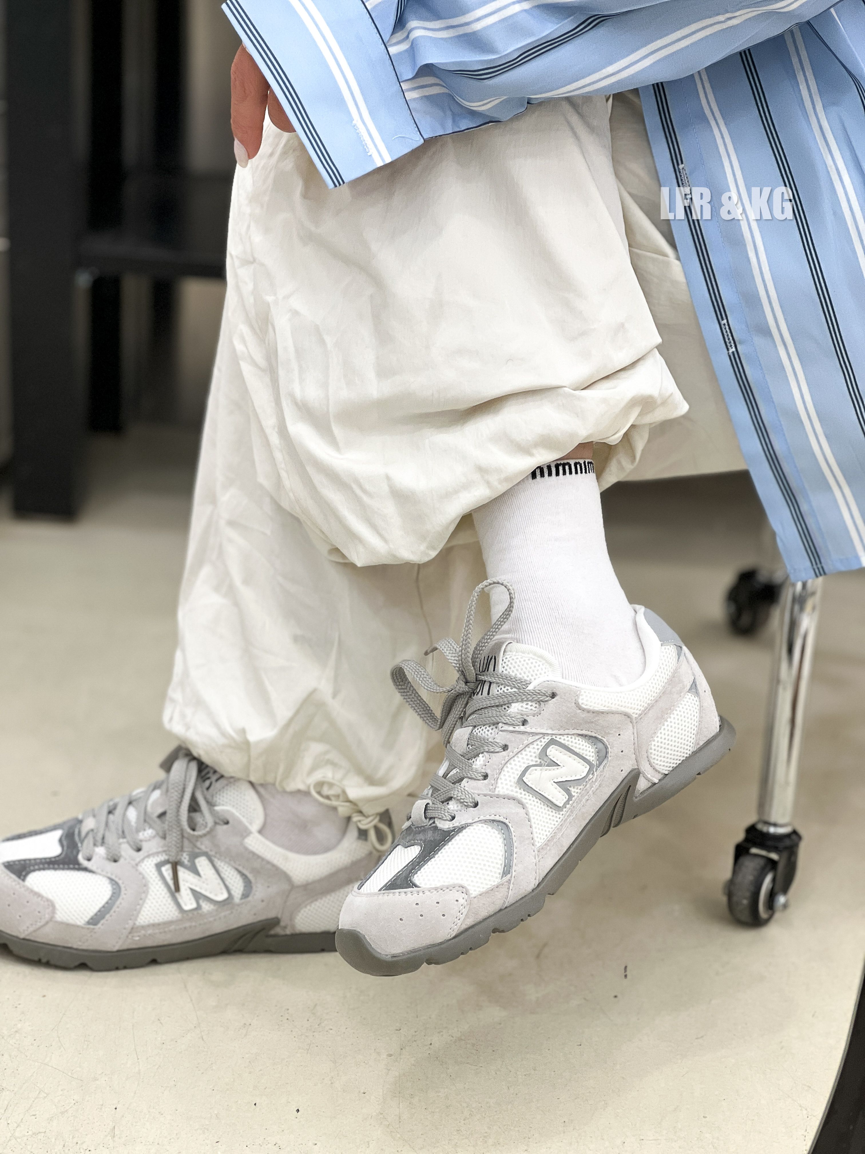 真皮休闲运动厚底板鞋跑步老爹登山轻便透气n字华夫阿甘德训鞋女