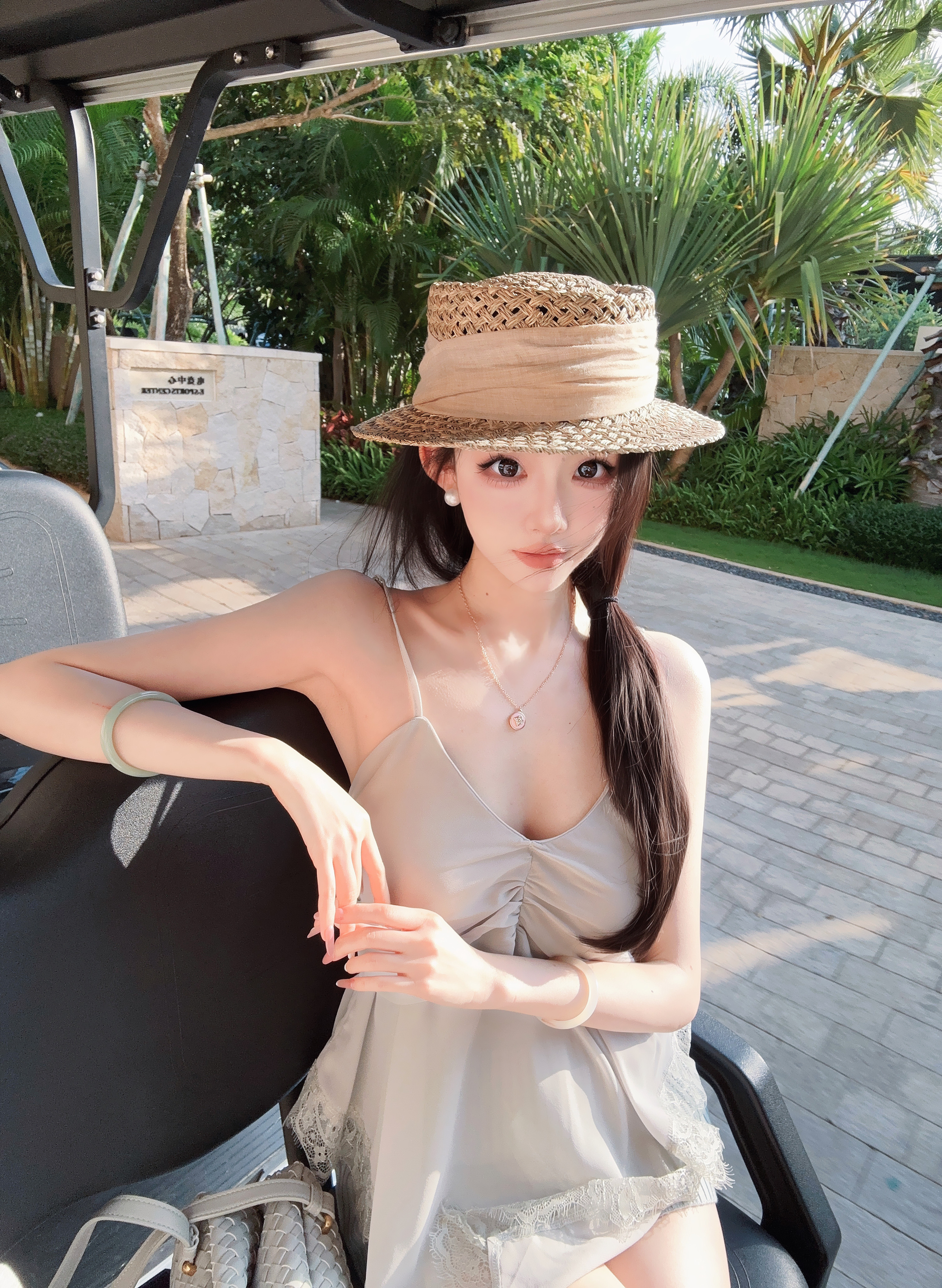 Eva君君酱法式v领蕾丝拼接雪纺吊带背心女夏设计感小众显瘦上衣韩