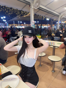 Eva君君酱设计感Jennie同款雪纺拼接鱼骨收腰不规则露肩显瘦上衣