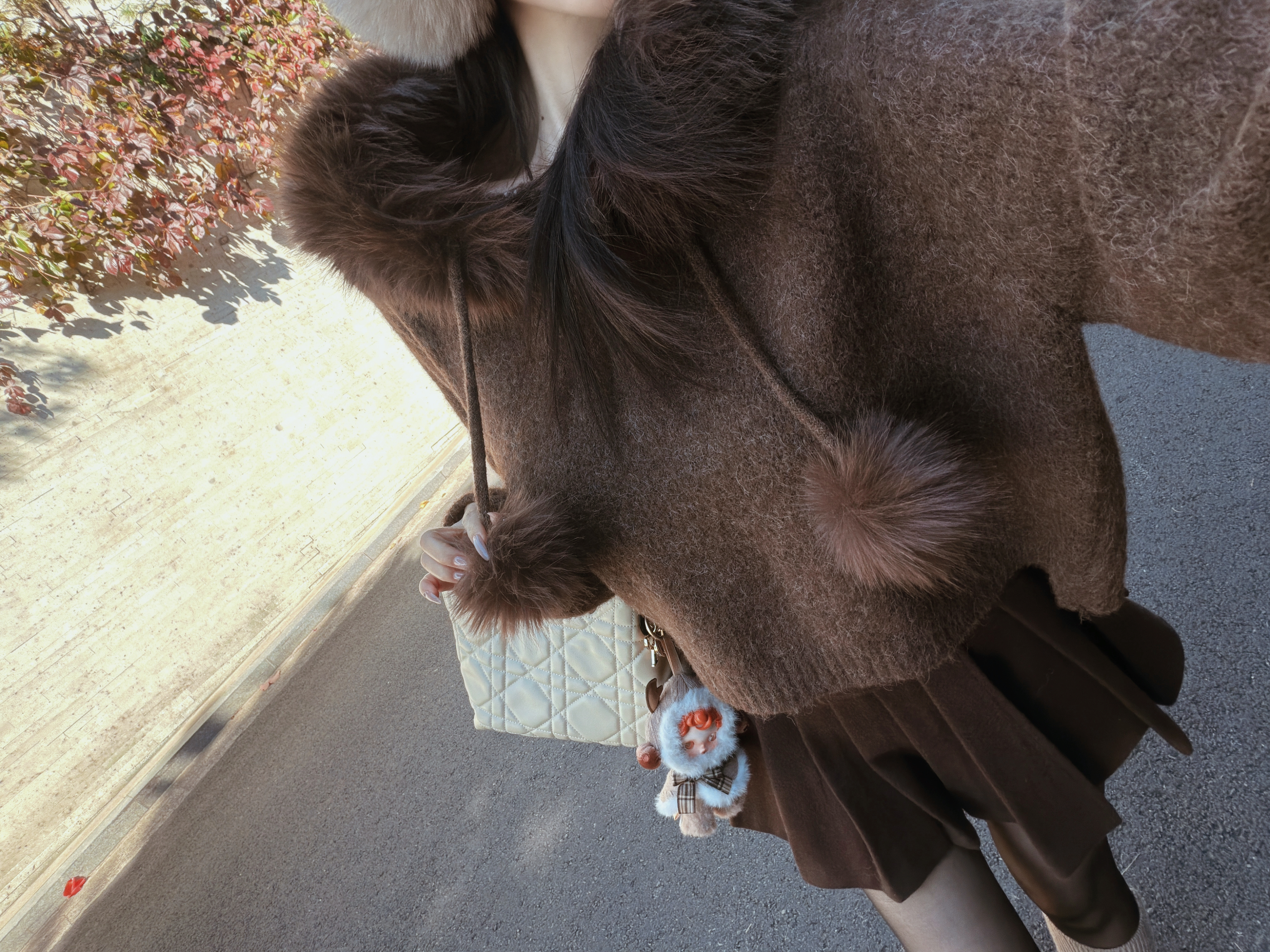 Eva君君酱韩系纯欲设计感大毛领连帽毛球针织套头毛衣女宽松上衣