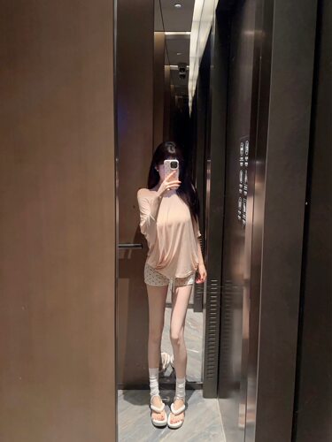 Eva君君酱慵懒风露肩长袖防晒蝙蝠袖罩衫t恤女宽松显瘦休闲上衣韩