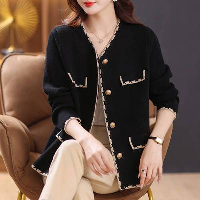 年轻妈妈洋气短款外套中年女装春秋装结婚礼服中老年小香风上衣服