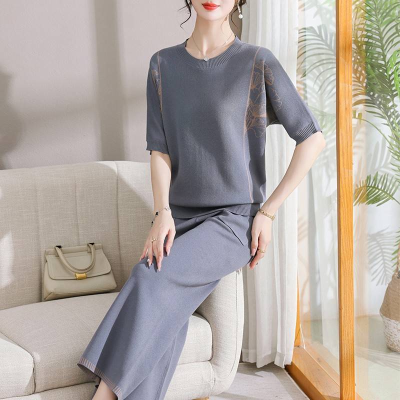 春夏季2025新款休闲时尚阔腿裤套装女针织冰丝宽松中年妈妈两件套