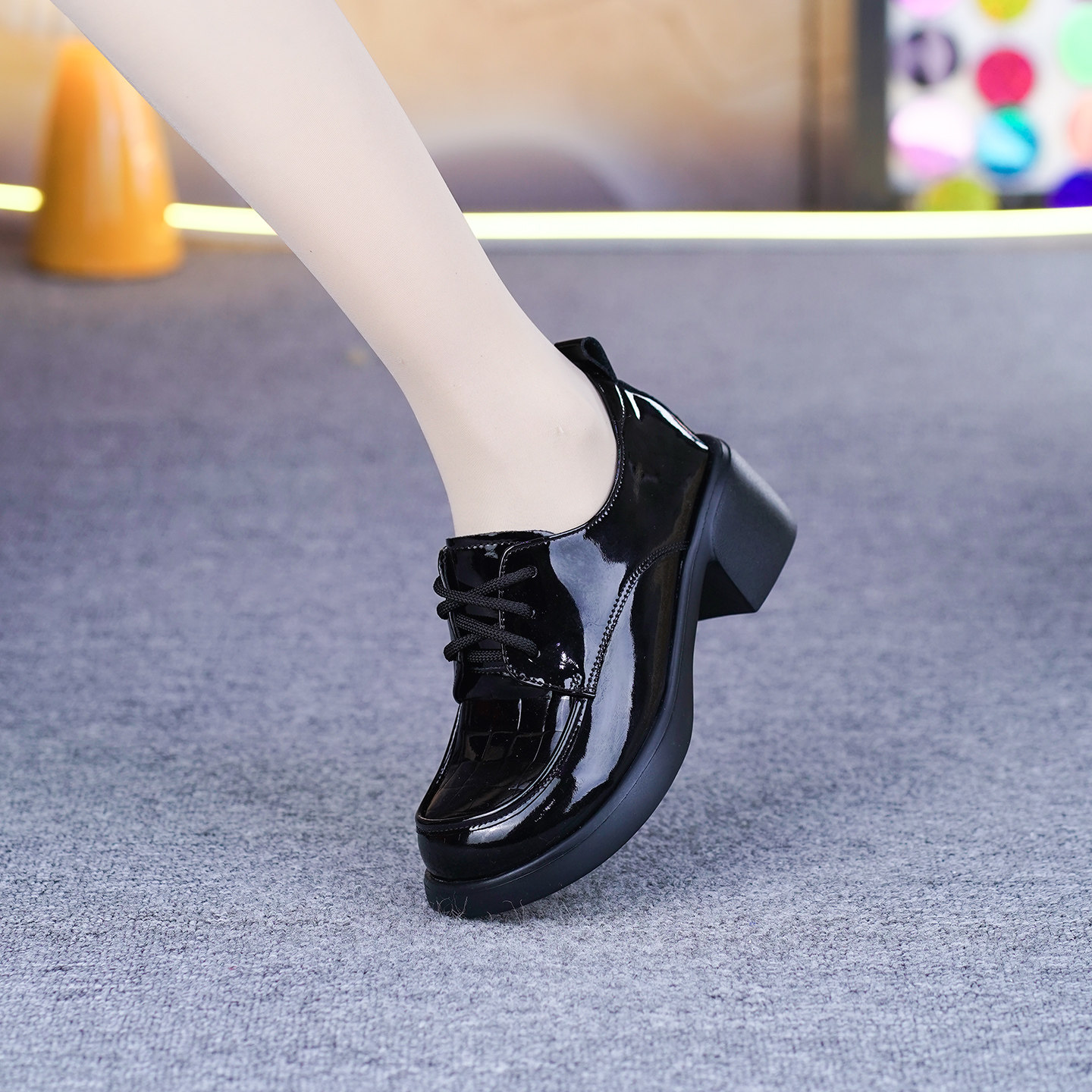 真皮粗跟单鞋女春季新款纯牛皮一体跟漆皮亮面软底软面深口单鞋,女鞋,深口单鞋,淘宝优惠券,粉丝福利购,淘宝优惠卷