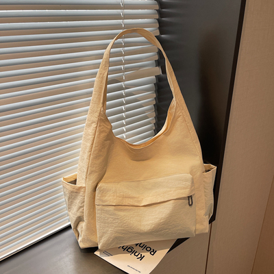 轻便大容量单肩包休闲通勤腋下包日常收纳旅行包慵懒风百搭托特包