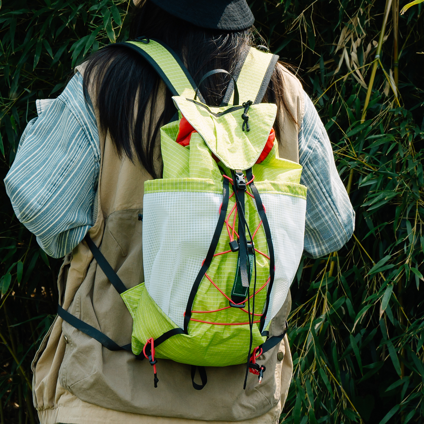 骑行双肩包女多功能背包外出旅游轻便大容量男生户外登山包书包女