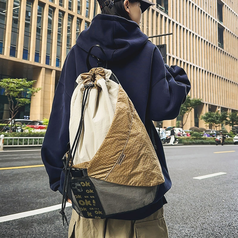 菇八八骑行双肩背包通勤包