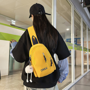 百搭单肩包休闲出游运动斜挎背包女 高颜值纯色帆布胸包学院风时尚