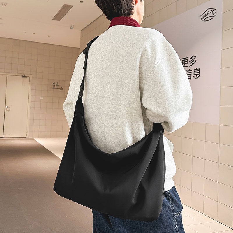 大容量潮流斜挎包女韩版运动休闲单肩背包百搭托特包慵懒风旅行包