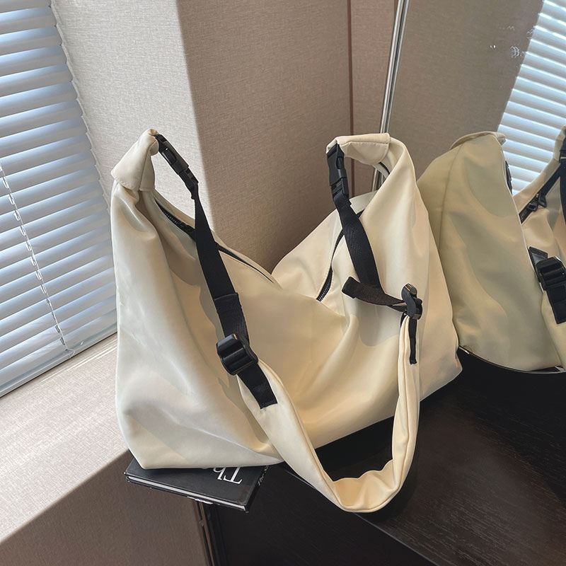 大容量旅行包休闲简约轻便斜挎包学生收纳背包通勤布包运动健身包