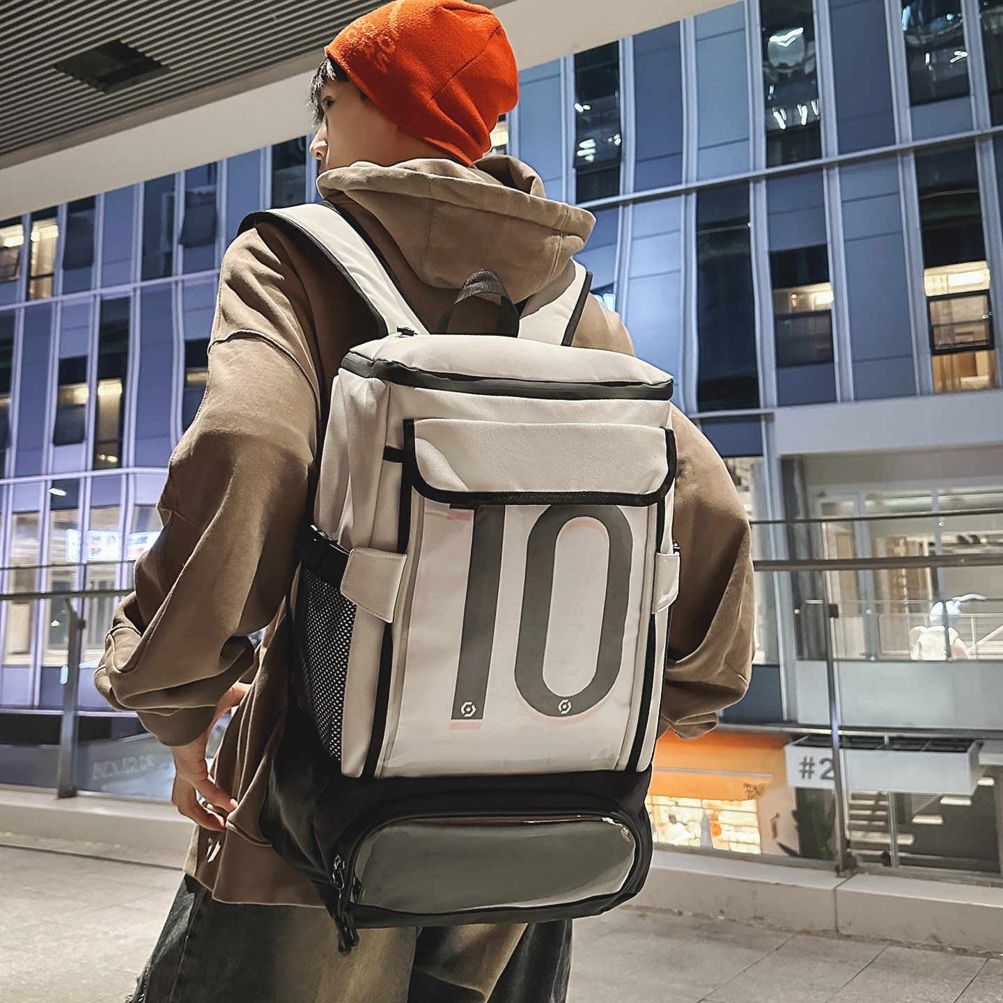 户外运动足球装备包大容量双肩包马拉松背包跑步痛包田径训练书包