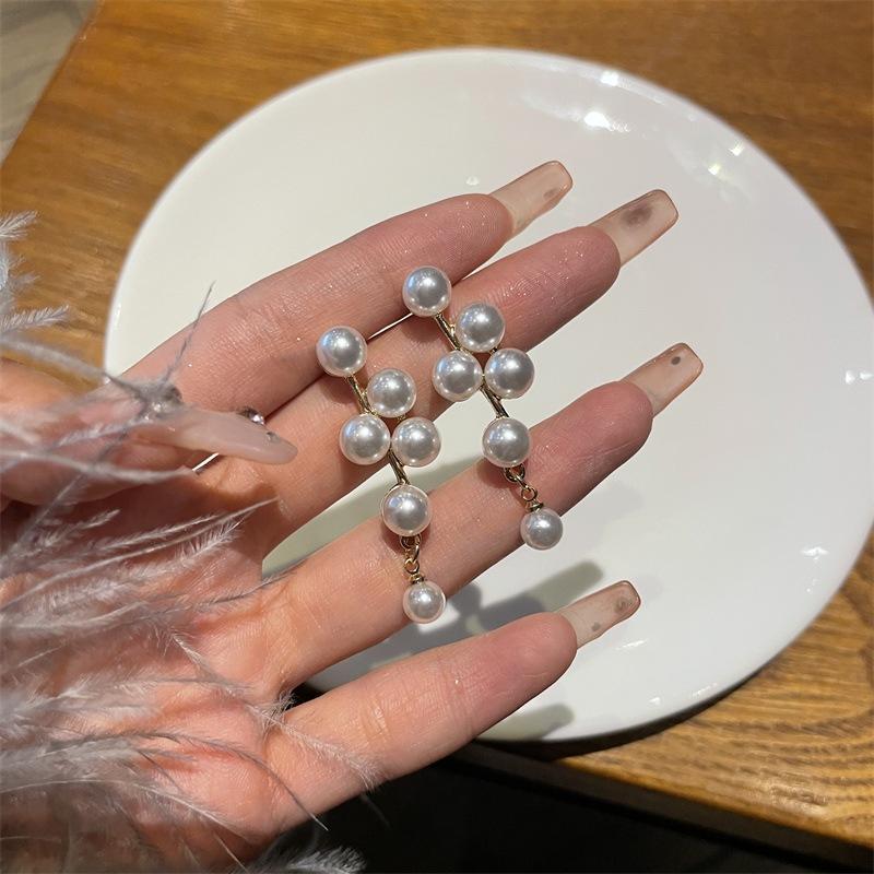 新款时尚珍珠耳钉女小众设计S925银针高级感合金耳夹气质百搭耳饰