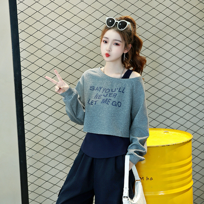 灰色斜肩露肩卫衣两件套女春秋