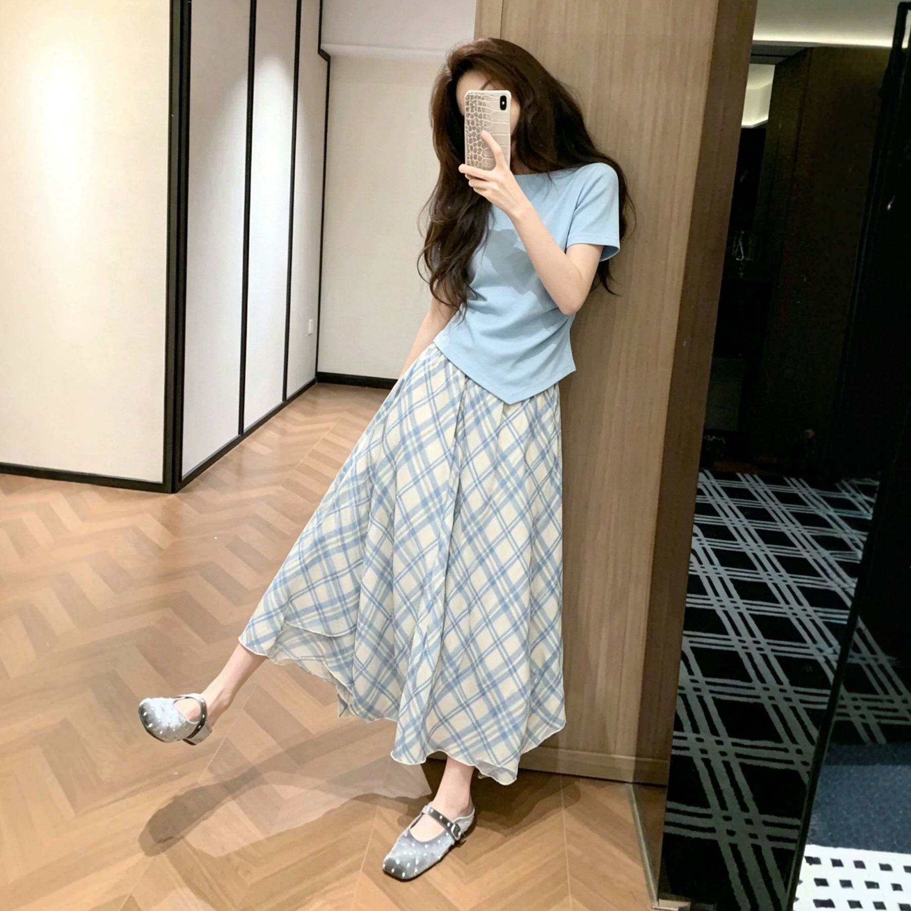 韩系显瘦夏日穿搭一整套女法式度假掐腰T恤格纹半身裙两件套装裙